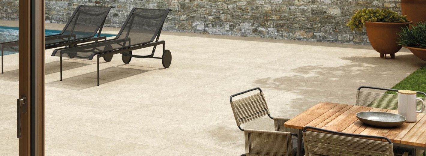 Terrasse mit casafino Steinen