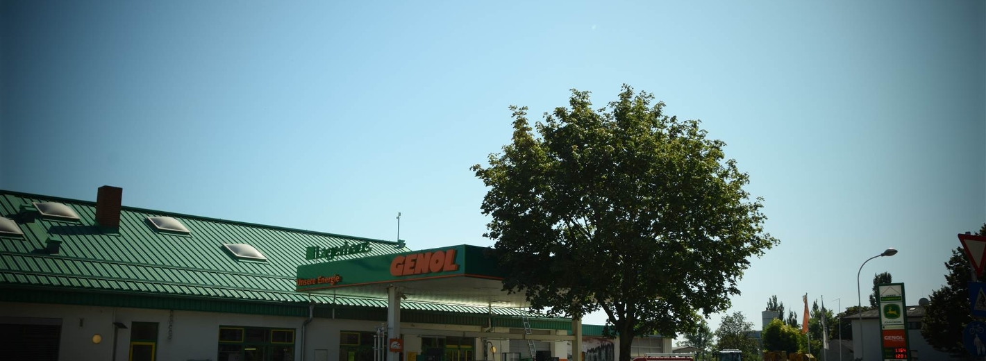 Lagerhaus Tankstelle