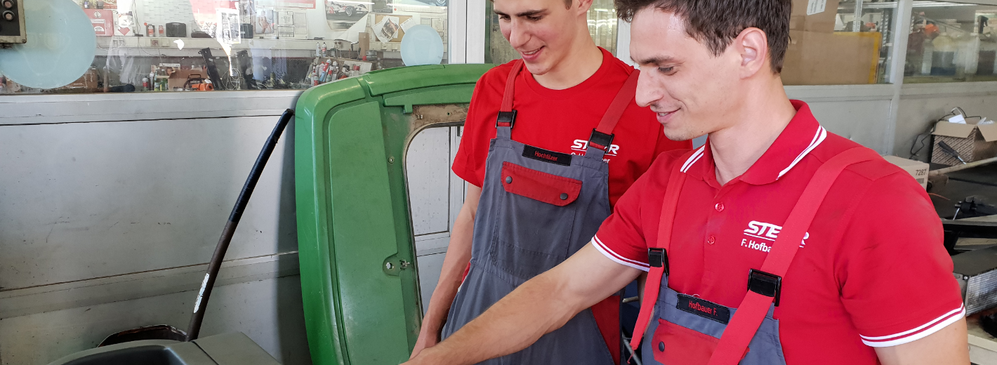 Lagerhaus Landmaschinenmechaniker bei der Arbeit in der Fachwerkstätte