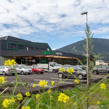 Verwaltungsgeb äude der Raiffeisengenossenschaft Osttirol und der RGO Lagerhaus GmbH