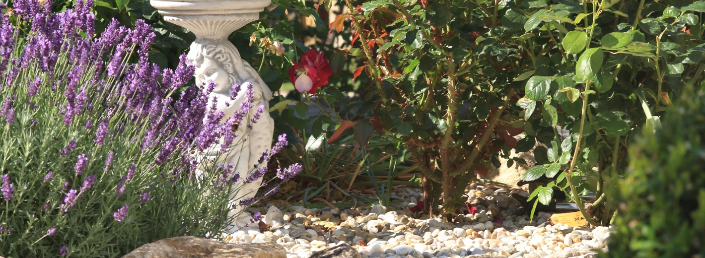 Zierbrunnen im Garten