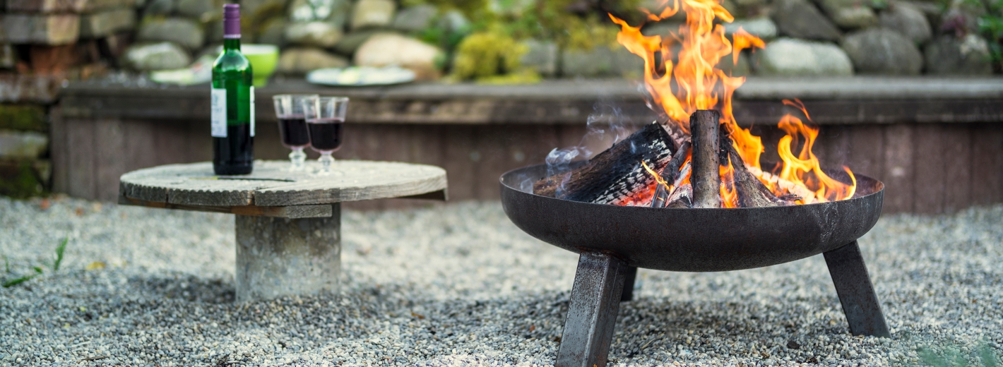 Feuerschale im Garten