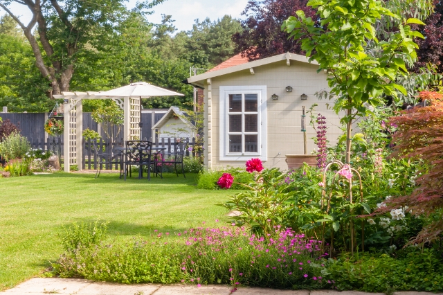 Ziergarten mit Sitzplatz