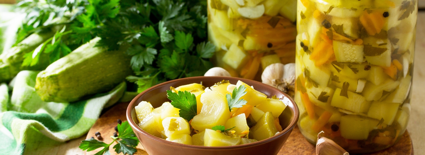 Zucchini im Glas