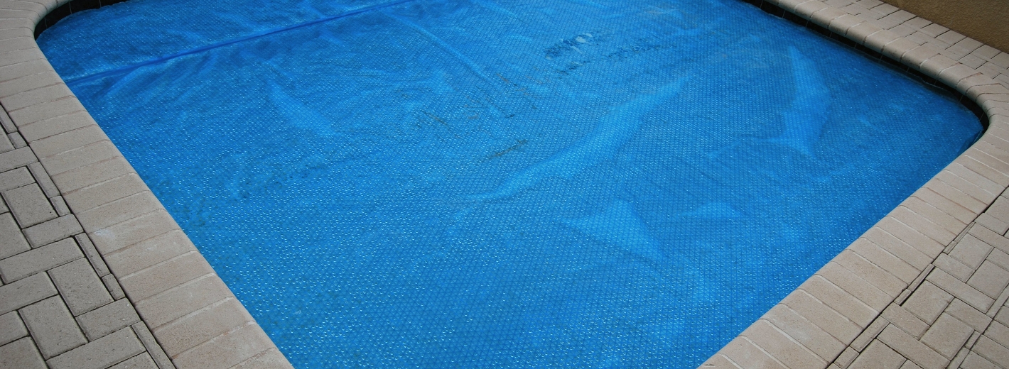 abgedeckter Pool