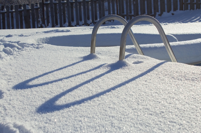 Pool im Winter