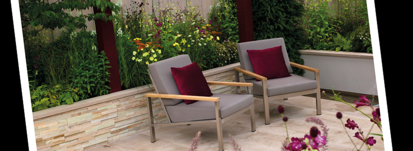 Terrasse mit Sitzgelegenheiten