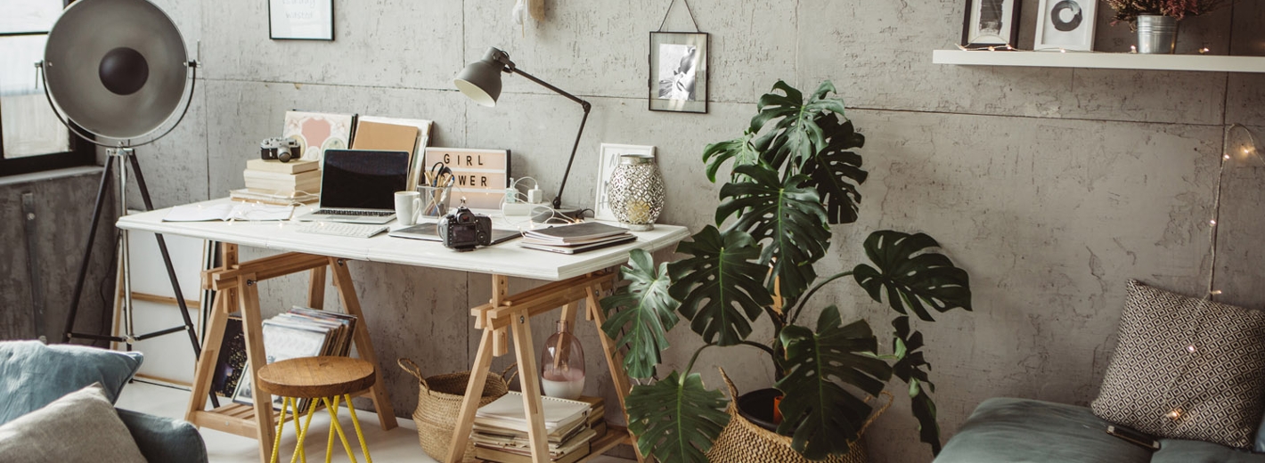 Einfach gestalteter Home-Office Platz