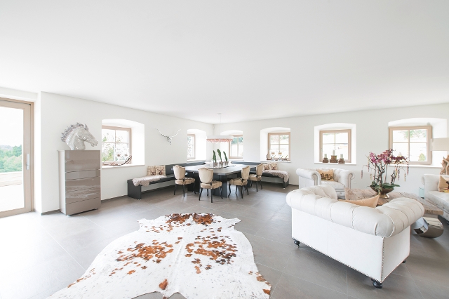 Wohnzimmer mit Internorm Fenstern