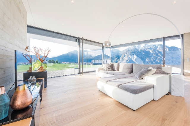 Schlafzimmer mit Internorm Fenster