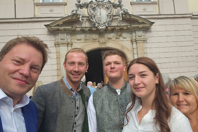 Gruppenbild bei der Ehrung "Ausgezeichnete Lehre"