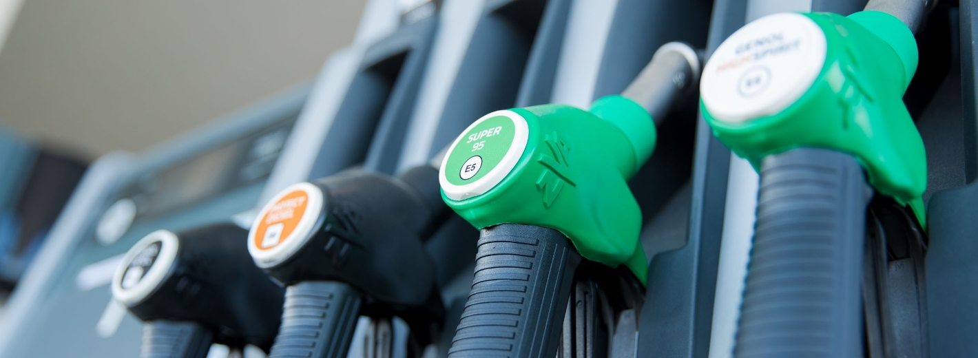 Zapfsäule einer Lagerhaus Tankstelle