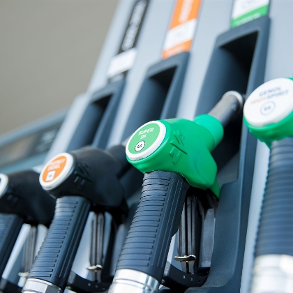 Zapfsäule einer Lagerhaus Tankstelle