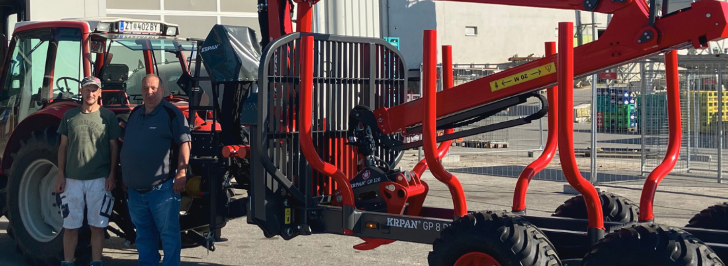 Krpan Forstanhänger GP 8 DF mit Forstkran GD 7,6 K bei der Übergabe durch Lagerhaus Zwettl Landtechnik W4 an die Familie Wimmer.
