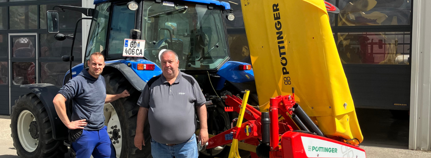 Pöttinger Novadisc 262 Seitenmähwerk bei der Übergabe durch Lagerhaus Zwettl Landtechnik W4 an die Familie Prinz.