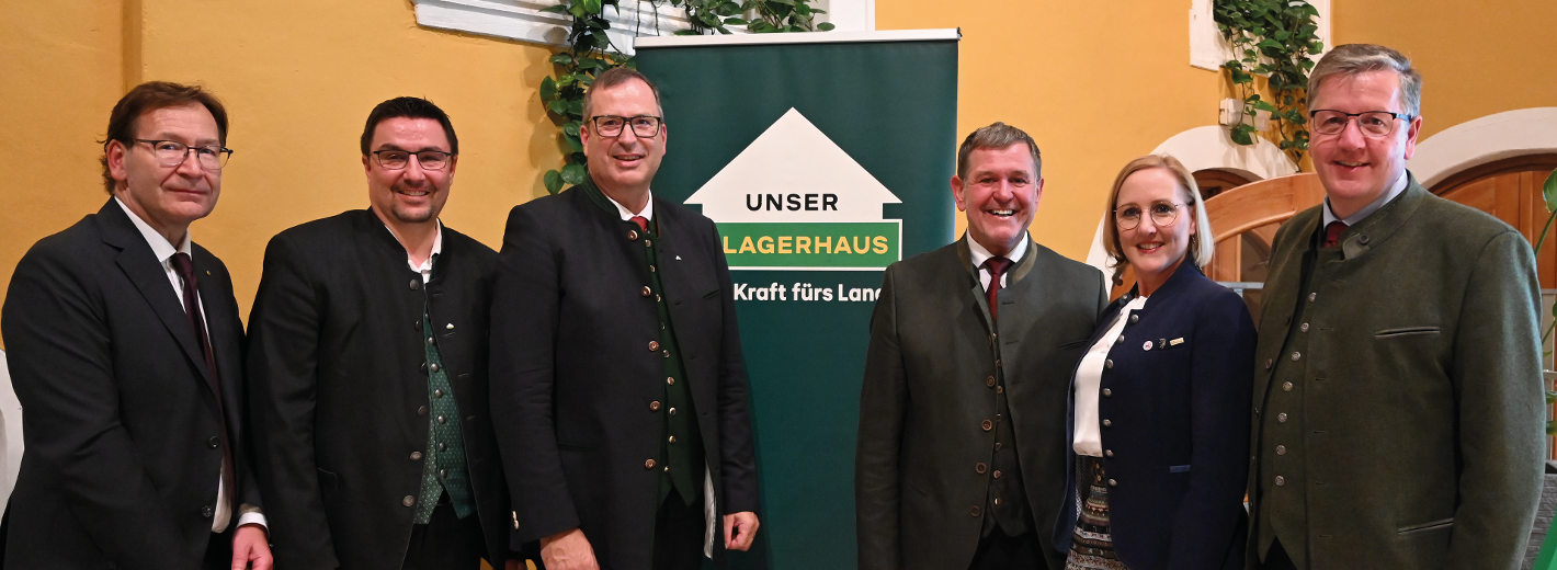 Mag. Andreas Michitsch (Raiffeisen Landesbank Steiermark), Finanzvorstand Johann Markl, Vorstandsvorsitzender Johann Schweinzger BSc MA, Aufsichtsratsvorsitzender Georg Nickl, Bürgermeisterin Elke Halbwirth und Präsident der Landwirtschaftskammer Steiermark MMSt. Andreas Steinegger