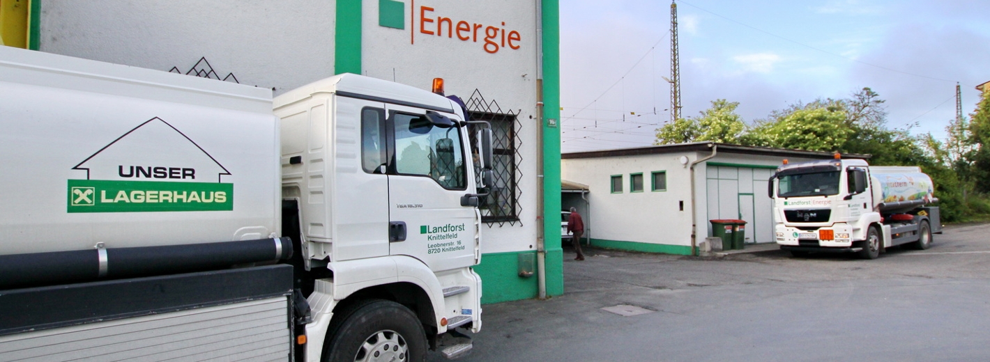 Energie Zustell-LKW im Landforst Lagerhaus