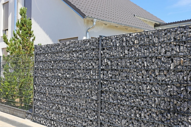 Gabionenwand als Sichtschutz