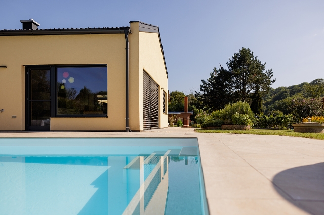 Pool im Garten bei Lagerhaus Homestory Sandra