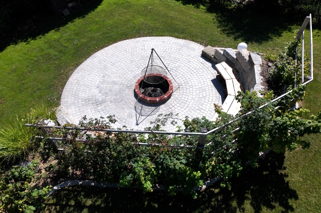 Garten mit Feuerstelle bei Vanessa