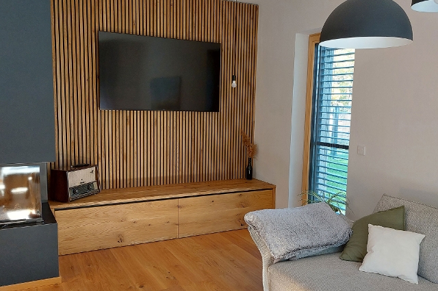 Alex Wohnzimmer mit TV
