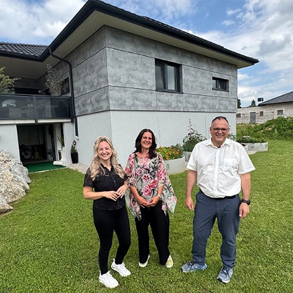 Eva und Lagerhaus Fachberater im Garten