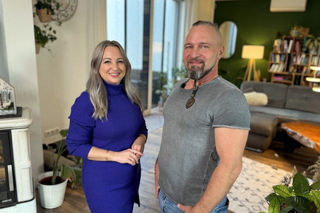 Martin und Eva im Wohnzimmer