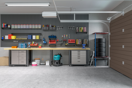 Hobby-Werkstatt in einer Garage