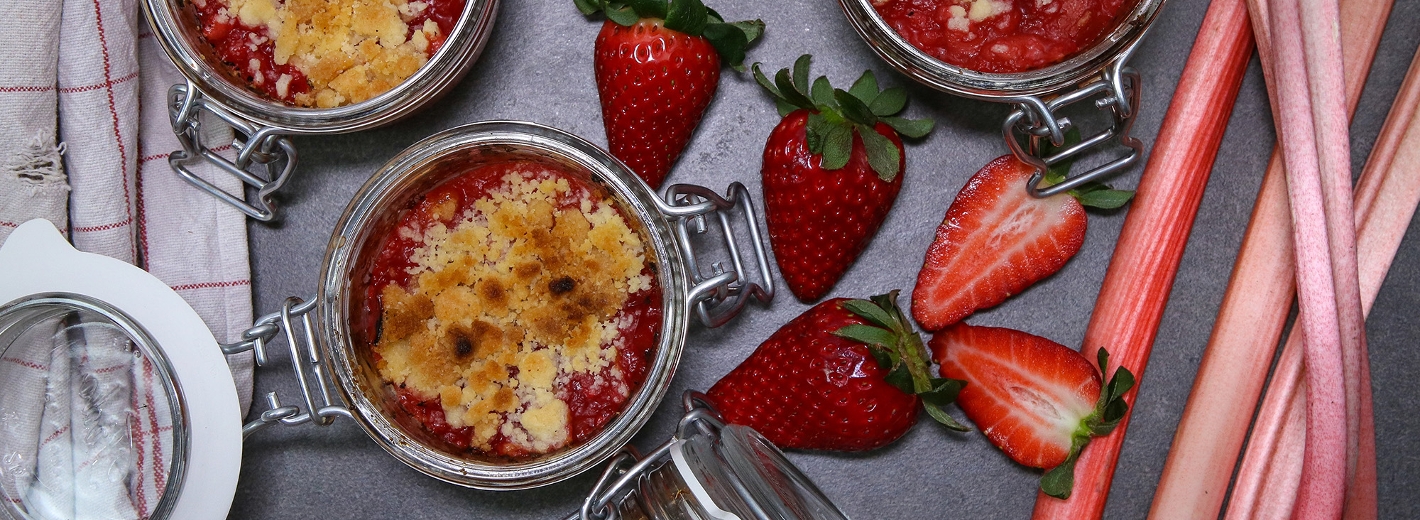 Erdbeer Rhabarber Mini Crumble