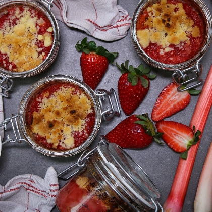 Erdbeer Rhabarber Mini Crumble