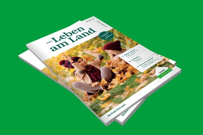 2 Lagerhaus Magazin Herbst 2026 gestapelt auf hellgrünem Hintergrund