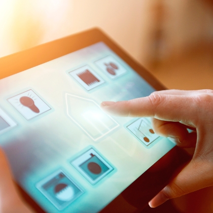Smart Home wird mit Tablet gesteuert