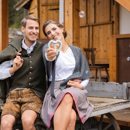 Pärchen in Tracht
