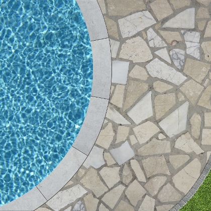 Pool mit Natursteinumrandung