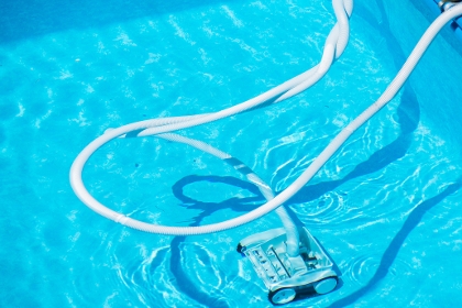 Poolroboter bei der Arbeit