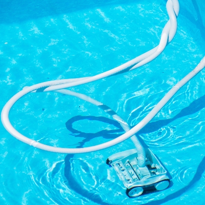 Poolroboter bei der Arbeit